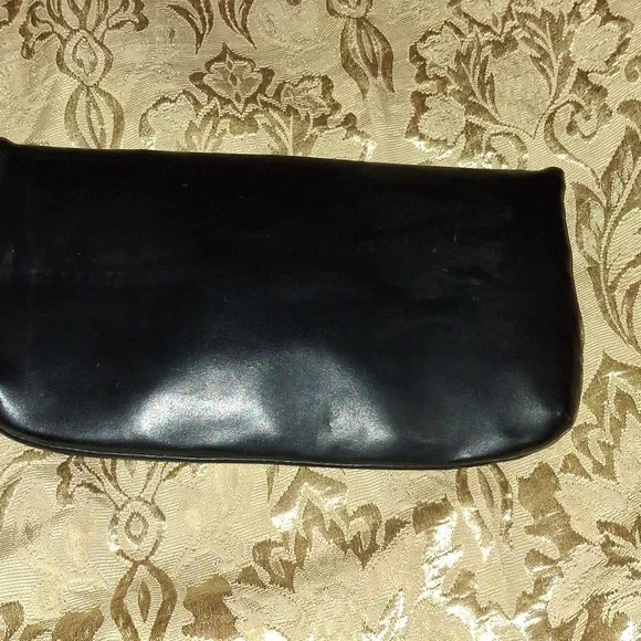 Chanel Purse - Picture 2 of 9